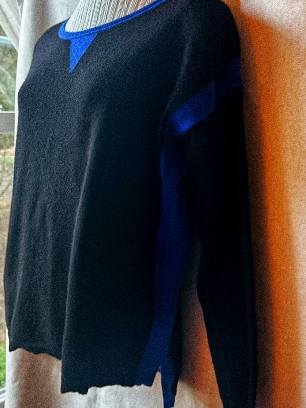 π€π Autumn Cashmere Black & Cobalt Blue 100% Cashmere Sweater - Picture 7 of 10